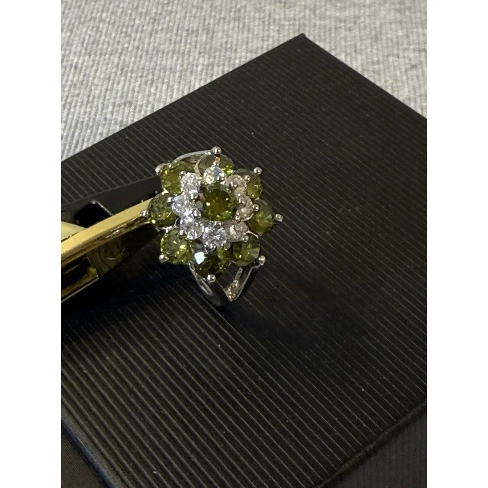 Vintage White Gold Tone Tiered Green Clear Flower Cluster Ring Size 8 SEE NOTE
